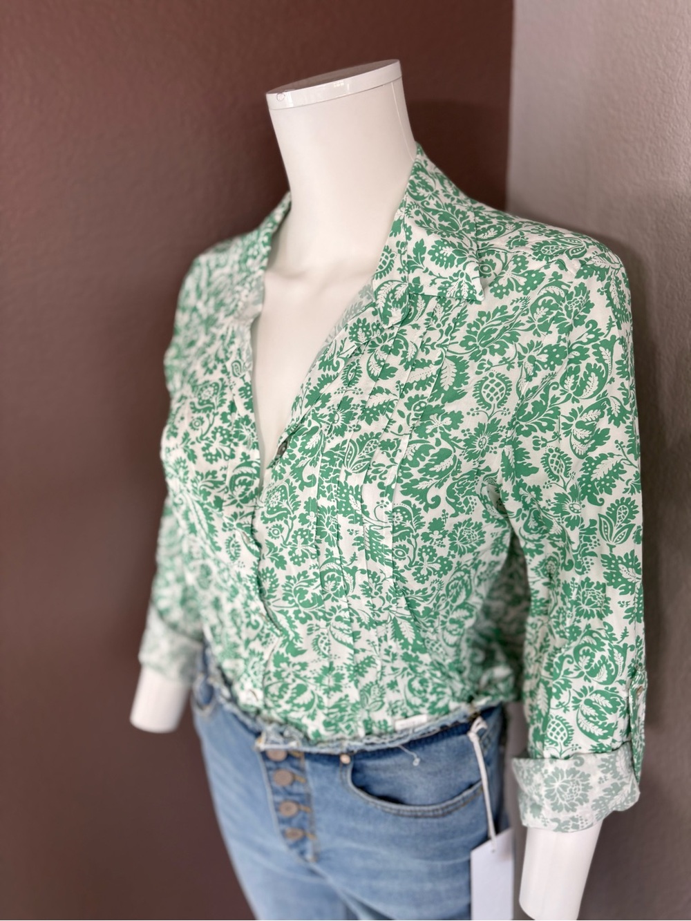 Jane and Delancey Green and White Printed Button-Down Blouse